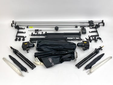 GROUPING OF CAMERA & PHOTOGRAPHY EQUIPMENT