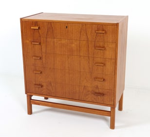 MID-CENTURY DANISH TEAK CHEST OF DRAWERS C. 1960S