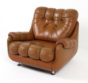 MID-CENTURY SCANDINAVIAN LEATHER LOUNGE CHAIR