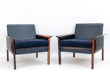 PAIR OF DANISH ROSEWOOD & LEATHER LOUNGE CHAIRS