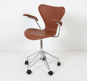 ARNE JACOBSEN FOR FRITZ HANSEN SERIES 7 CHAIR