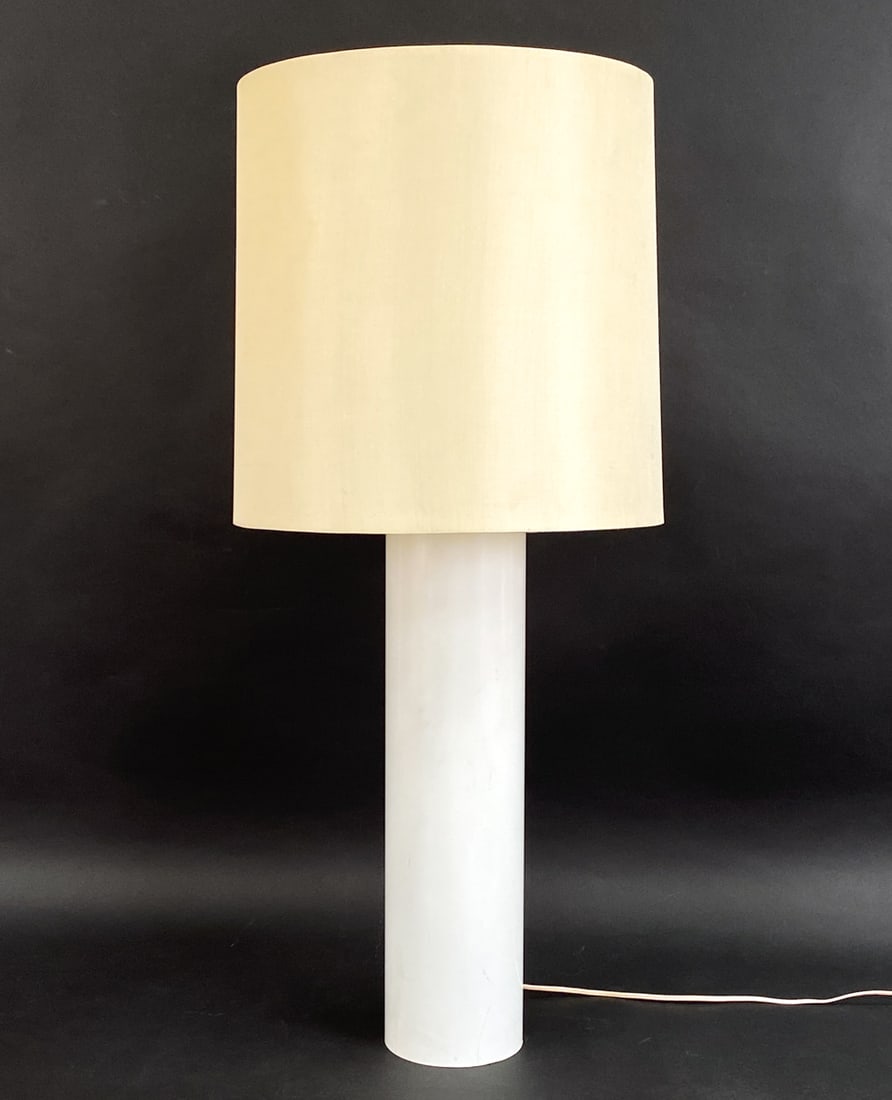 LARGE-SCALE CYLINDRICAL ENAMELED STEEL TABLE LAMP (1 of 10)