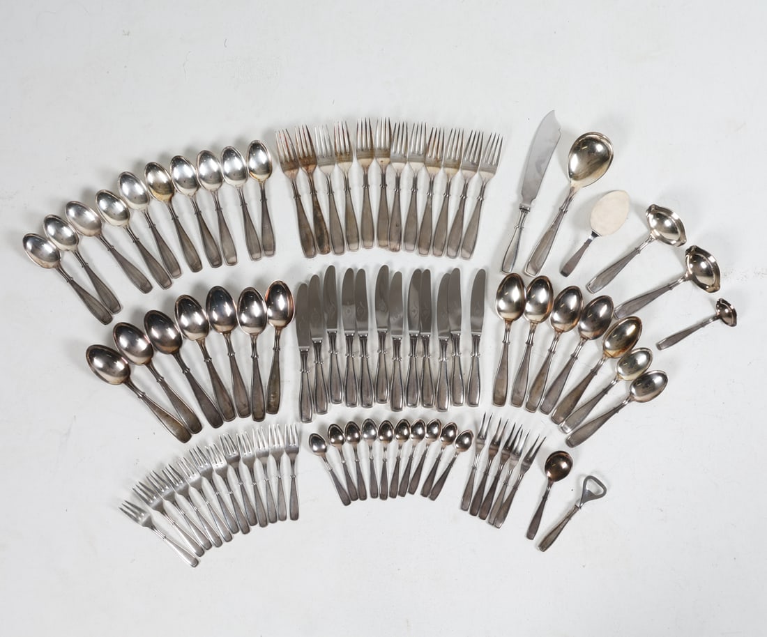 RAADVAD RUSTFRI DANISH SILVER PLATE FLATWARE GROUP (1 of 17)