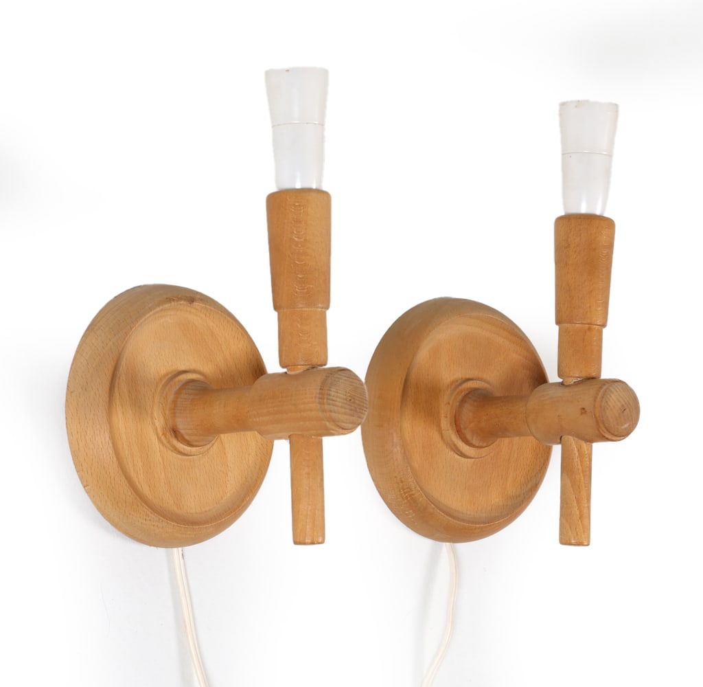 PAIR OF DANISH BEECH SCONCES C. 1960S (1 of 10)