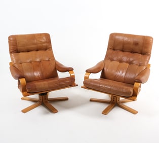 PAIR OF LEATHER & BEECH EASY CHAIRS C. 1970S