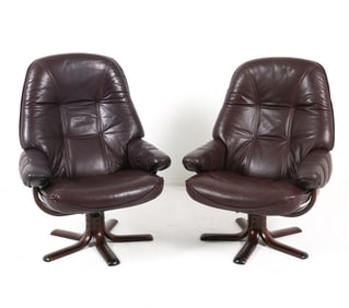 PAIR OF STOUBY LEATHER RECLINING EASY CHAIRS