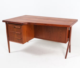 ARNE VODDER DANISH TEAK WRITING DESK C. 1960S