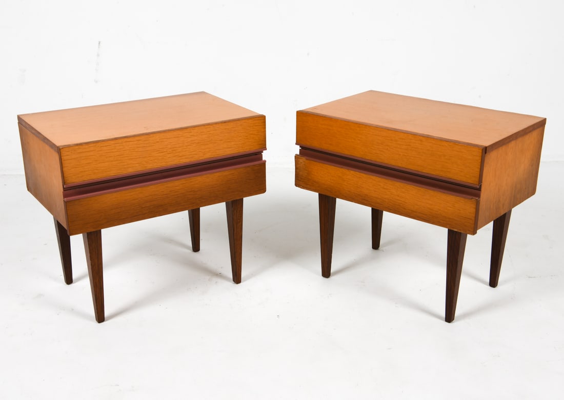 PAIR OF MID-CENTURY OAK NIGHT STANDS C. 1960S: With high gloss finish. Dimensions: H 18.5"x W 20" x D 13.5" Condition: Rubbing, nicks and dings to surface edges. Loss to caps on drawers. Wear consistent with age and use. DMP189