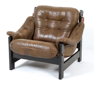 SCANDINAVIAN TUFTED LEATHER LOUNGE CHAIR