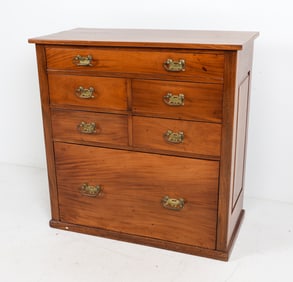 GEORGE III WALNUT CHEST OF DRAWERS