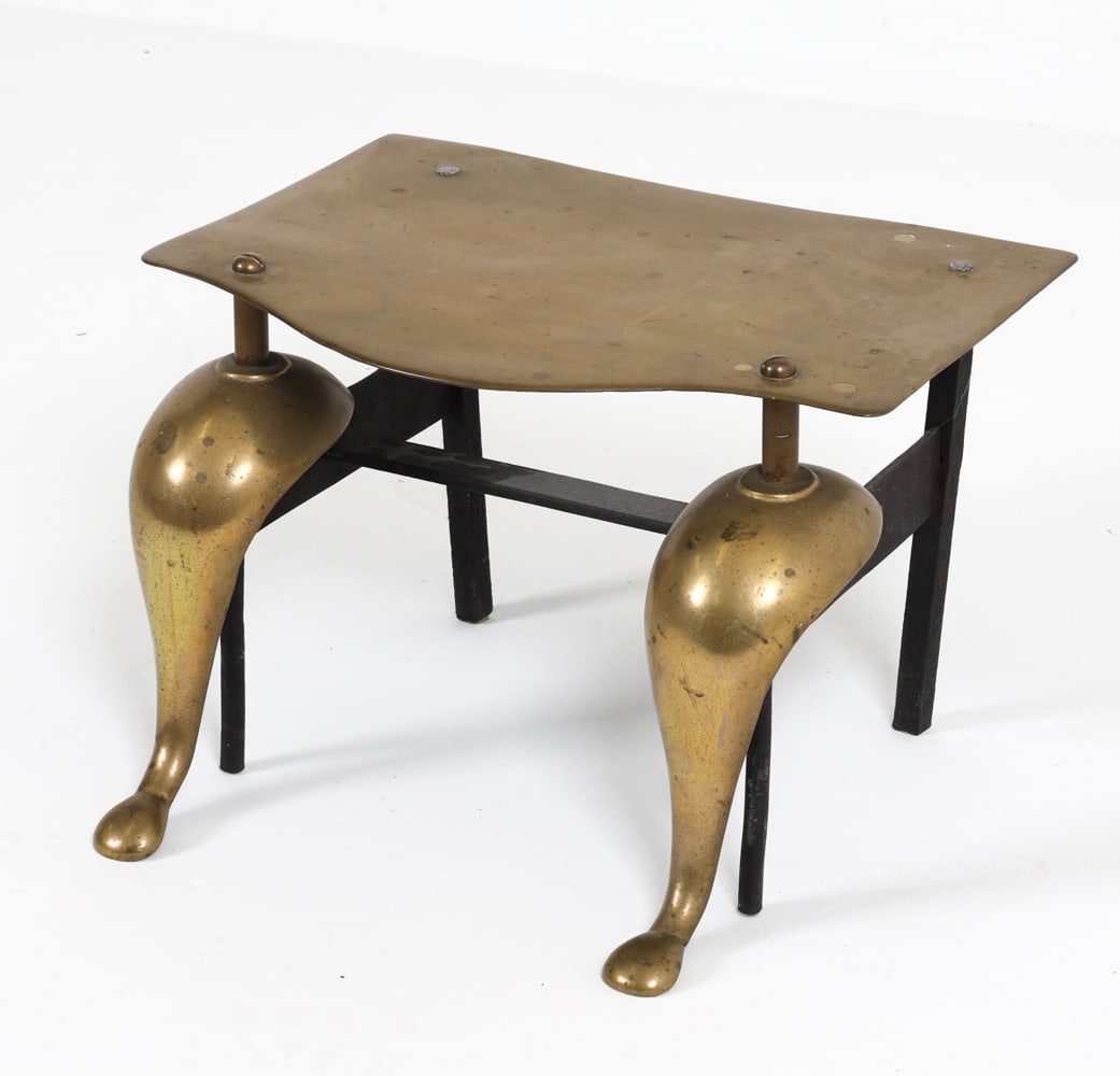 VICTORIAN STYLE BRASS FOOTMAN (1 of 14)