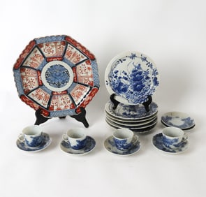 ANTIQUE JAPANESE CERAMIC GROUPING
