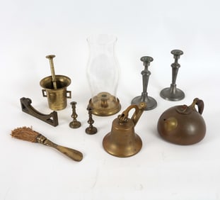 DECORATIVE GROUPING INCL. BRASS