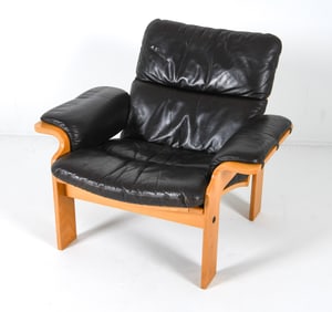 GERMAN BEECH & BLACK LEATHER CHAIR C. 1970S