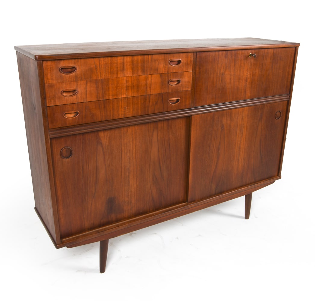 DANISH TEAK SIDEBOARD W/ DRY BAR C. 1960S (1 of 20)
