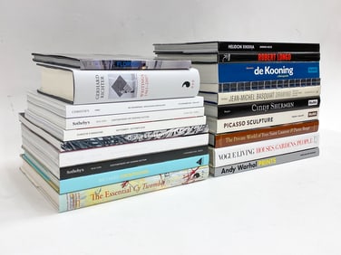 GROUPING OF ART & DESIGN BOOKS