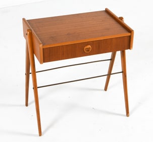 MID-CENTURY SWEDISH TEAK SIDE TABLE C. 1960S