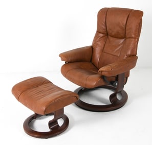 EKORNES STRESSLESS LEATHER RECLINER W/ OTTOMAN