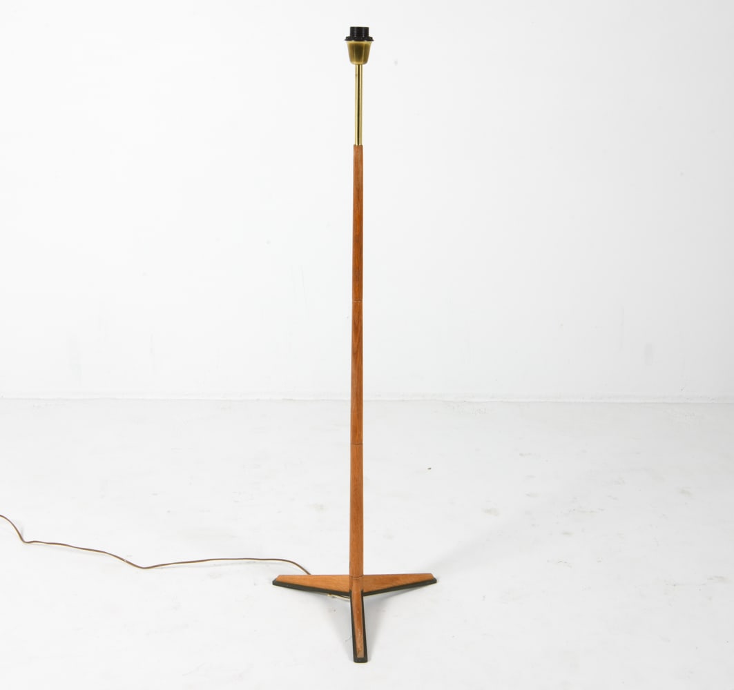 SCANDINAVIAN OAK FLOOR LAMP C. 1970S (1 of 11)