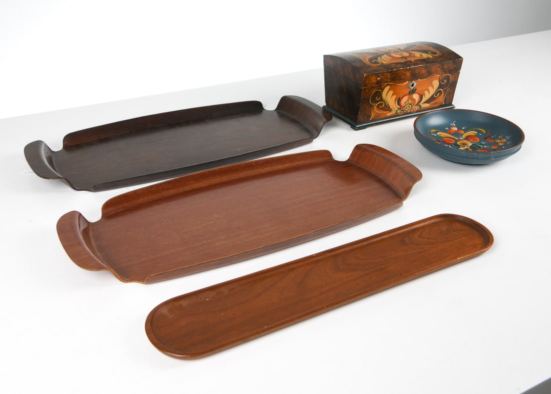 SCANDINAVIAN DECORATIVE GROUPING (1 of 11)