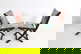 item-209560508=4