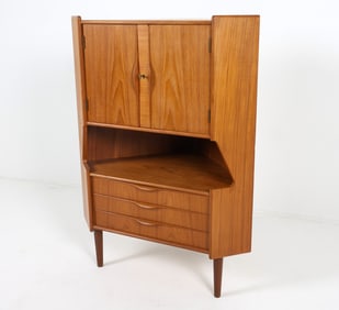 OMANN JUN DANISH TEAK CORNER CABINET C. 1960S