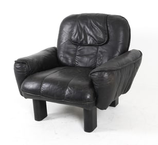 DE SEDE STYLE LEATHER LOUNGE CHAIR C. 1970S