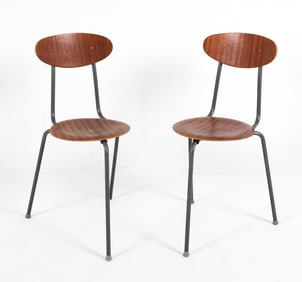 MANNER OF JACOBSEN DOT STYLE CHAIRS C. 1960S