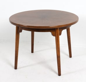 MID-CENTURY DANISH OAK SIDE TABLE C. 1960S