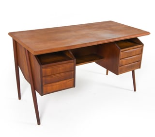 GUNNAR NIELSEN DANISH TEAK WRITING DESK C. 1960S