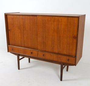 ARNE VODDER STYLE DANISH TEAK SIDEBOARD C. 1960S
