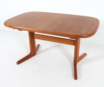 MID-CENTURY DANISH TEAK EXPANDING DINING TABLE