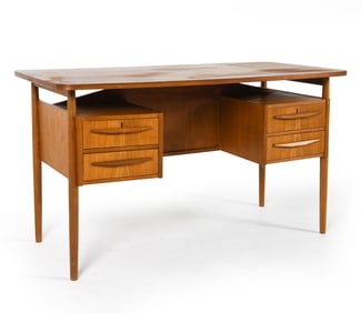 GUNNAR NIELSEN DANISH TEAK WRITING DESK C. 1960S