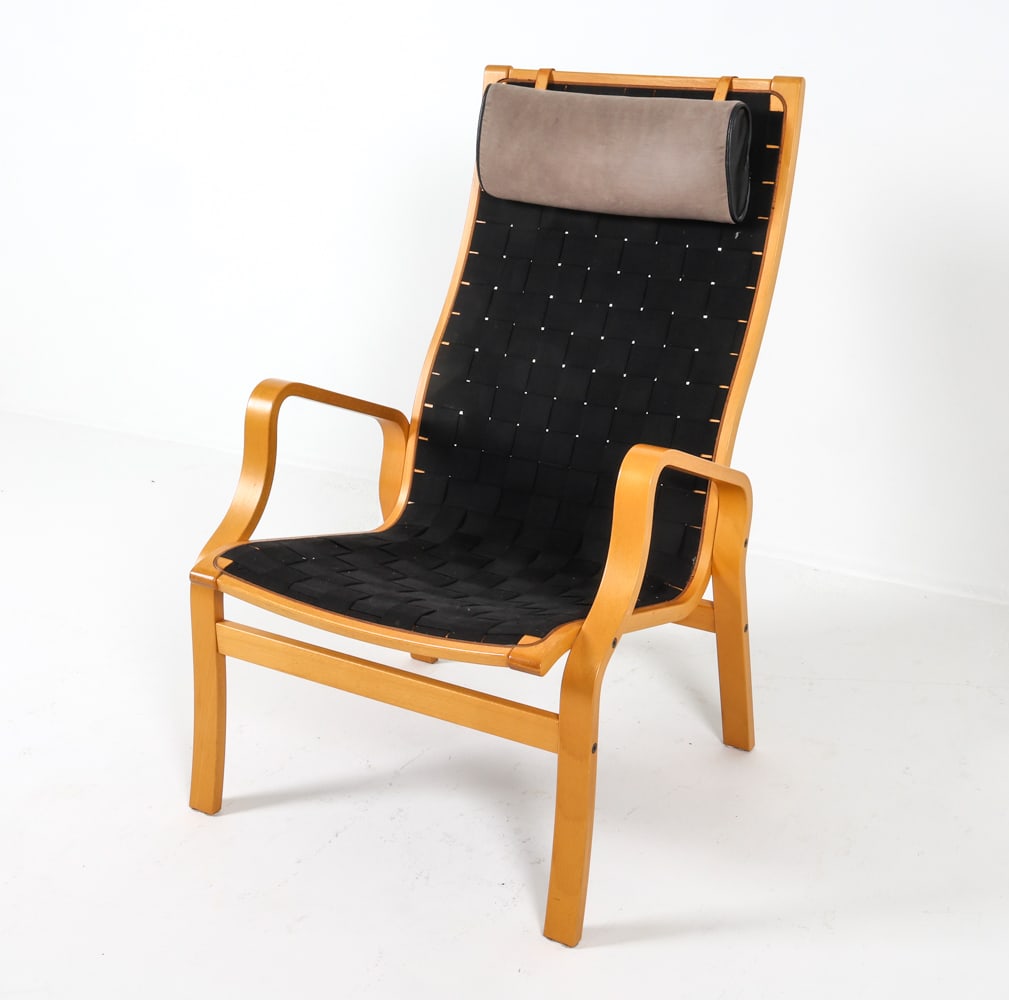 SVEND LANGKILDE FOR ILLUMS BOLIGHUS CABINET: Adjustable shelves. Tag on back. Denmark, circa 1960s. Dimensions: H 26" x W 39.5" x D 19.5". Condition: Faint surface scratches. Wear consistent with age and use. PER E119