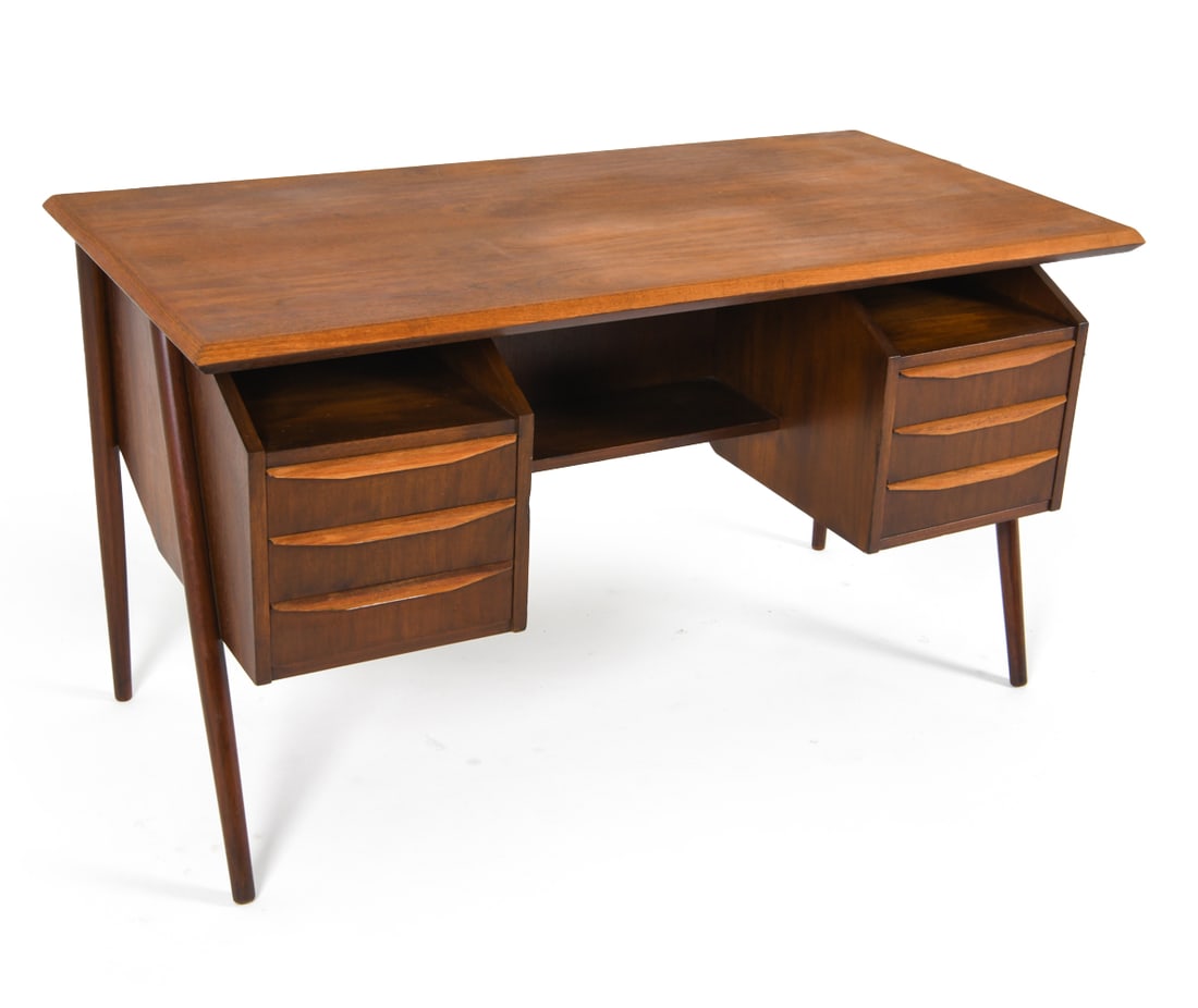 GUNNAR NIELSEN DANISH TEAK WRITING DESK C. 1960S (1 of 17)
