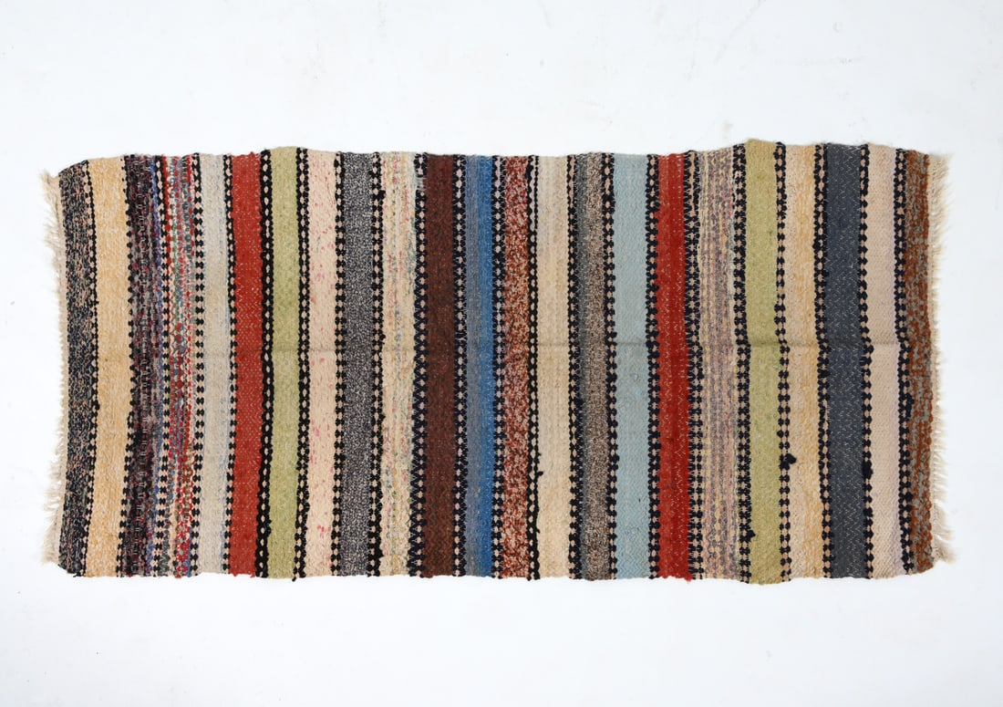 VINTAGE SCANDINAVIAN WOOL ACCENT RUG (1 of 13)