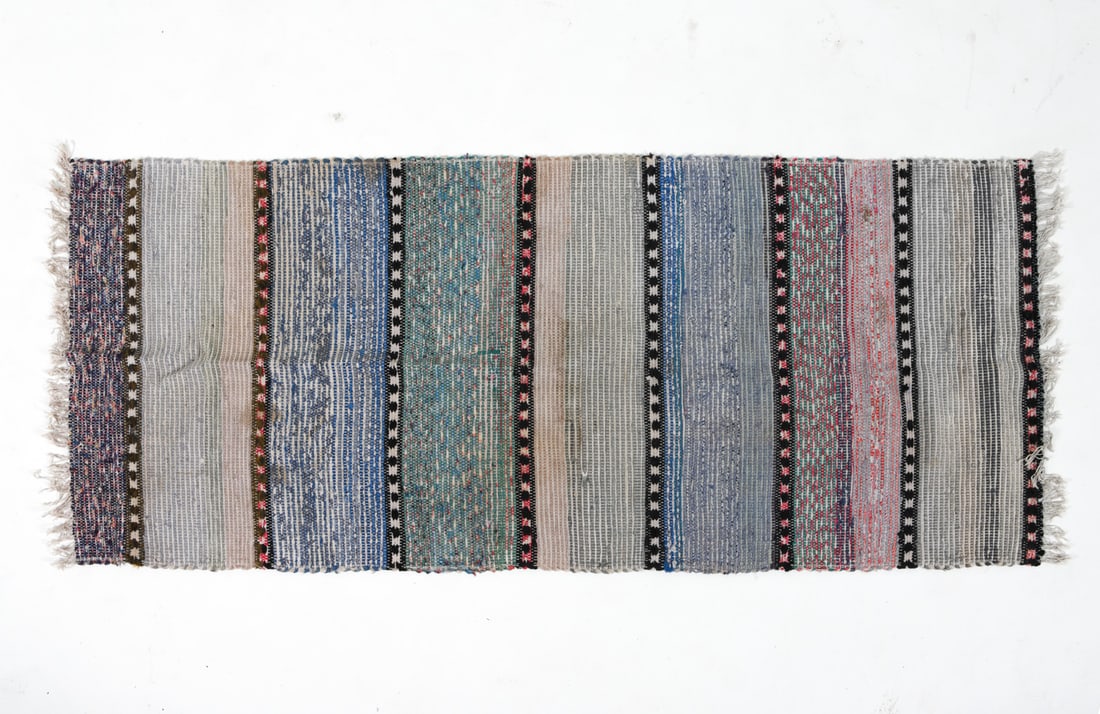 VINTAGE SCANDINAVIAN WOOL ACCENT RUG (1 of 19)