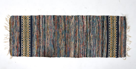 VINTAGE PERSIAN WOOL ACCENT RUG 20TH C.