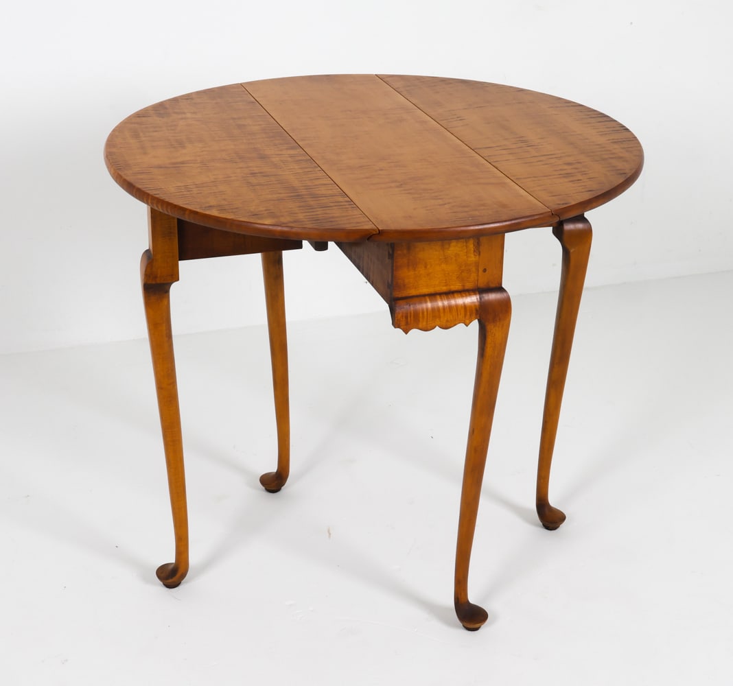 ANTIQUE QUEEN ANNE TIGER MAPLE GATE LEG TABLE (1 of 15)