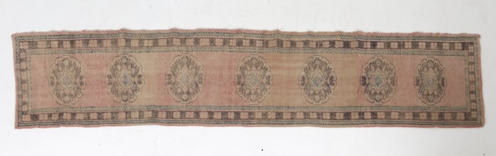 CONTEMPORARY ORIENTAL RUNNER RUG