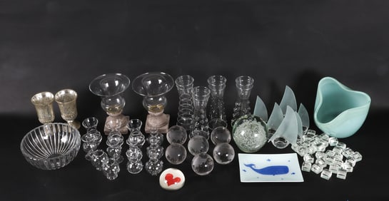 GROUPING OF DECORATIVE GLASS