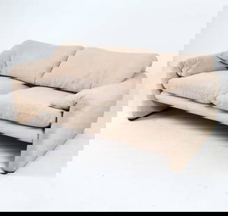 CASSINA MARALUNGA LOVESEAT SOFA C. 1970S: Apparently unsigned. White-tone wool upholstery with back feet. Dimensions: H 25" x W 61.25" x D 31" x SH 17" Condition: Blemishes to upholstery, with slight pilling. Wear consistent with age and use.