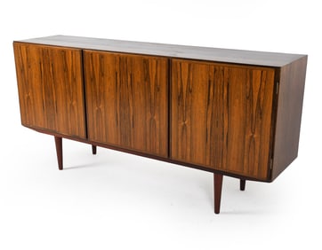 ATTR. HUNDEVAD DANISH ROSEWOOD SIDEBOARD C. 1960S