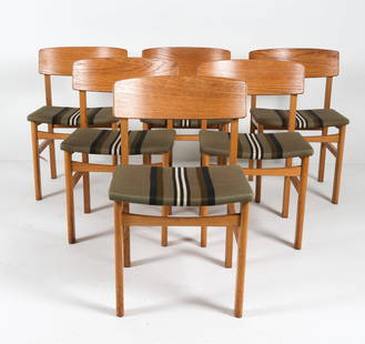 (6) MOGENSEN STYLE DANISH OAK DINING CHAIRS 1960S: Indistinct stamp to undersides. Green-tone wool upholstered seats. Dimensions: H 30" x W 19.5" x D 18" , SH 18". Condition: Light scuffs, scratches and surface marks. Presents well overall. DMQ108