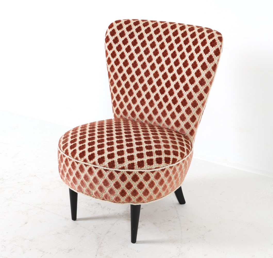 MID-CENTURY DANISH SLIPPER CHAIR: Damask velour & wool upholstery. Dimensions: H 30.75" x W 22" x D 19", SH 15" Condition: Slight sun fading to upholstery. Presents well overall. DMQ190