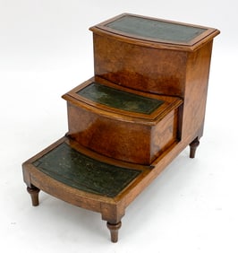 ANTIQUE MAHOGANY AND LEATHER LIBRARY STEPS