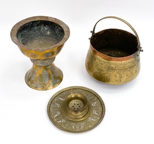 GROUPING OF INDIAN BRASS OBJECTS