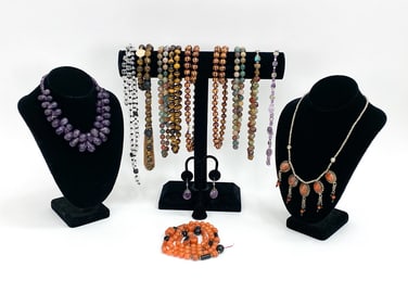 GROUPING OF COSTUME JEWELRY