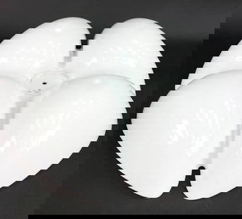 GAE AULENTI PIPISTRELLO ACRYLIC LAMP SHADE: White designer lamp shade by Gae Aulenti Pipistrello. Dimensions: H 5.5" x W 21" x D 21 Condition: Wear consistent with age and handling. small hole at the base, and minor soiling spots. Shade only.