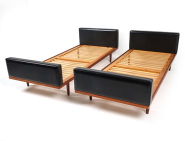 PAIR OF DANISH TEAK & LEATHER TWIN BEDS C. 1960S